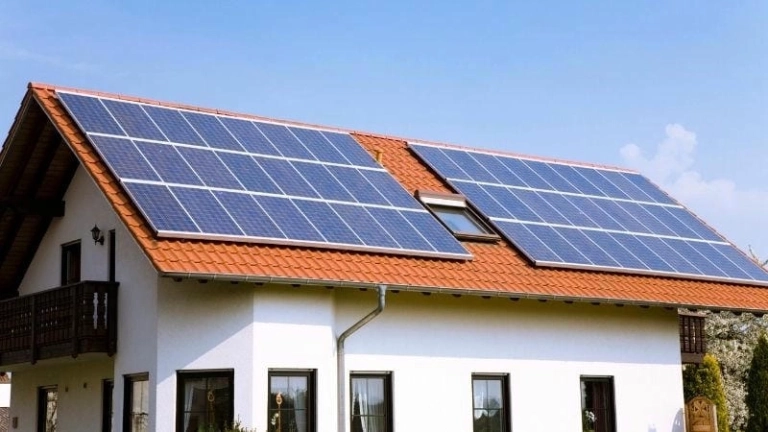 Pin mặt trời – Giải pháp năng lượng sạch cho tương lai
