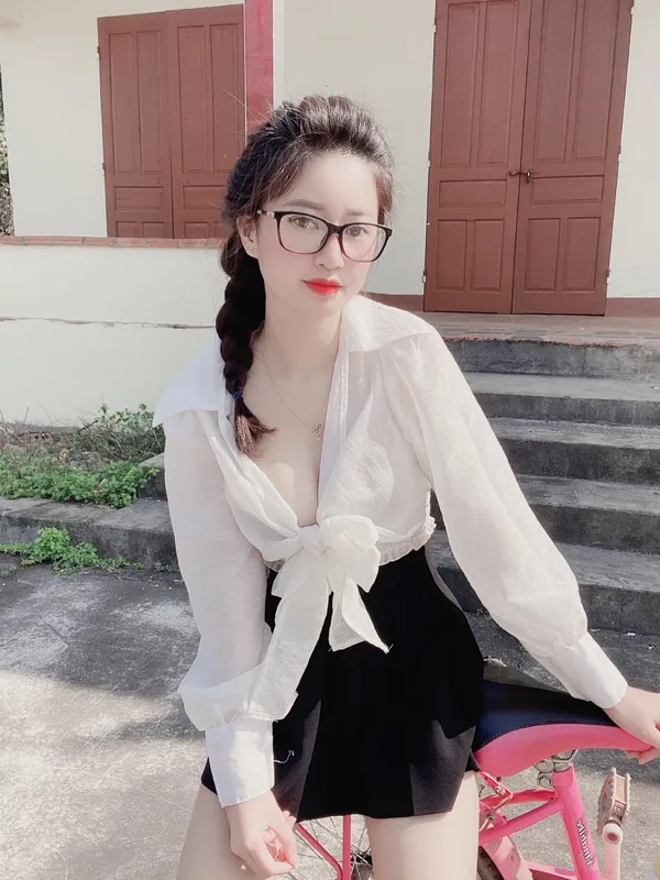 ảnh gái xinh đeo kính 17