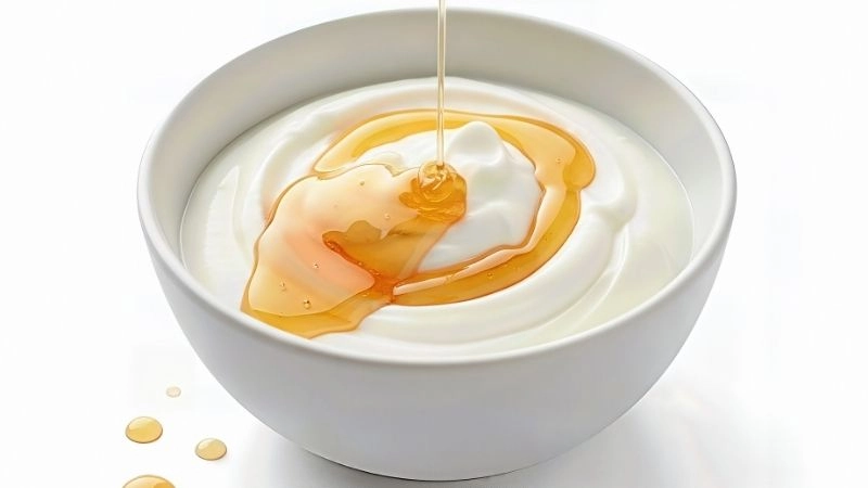 Dưỡng da mềm mịn cùng mặt nạ mật ong sữa chua