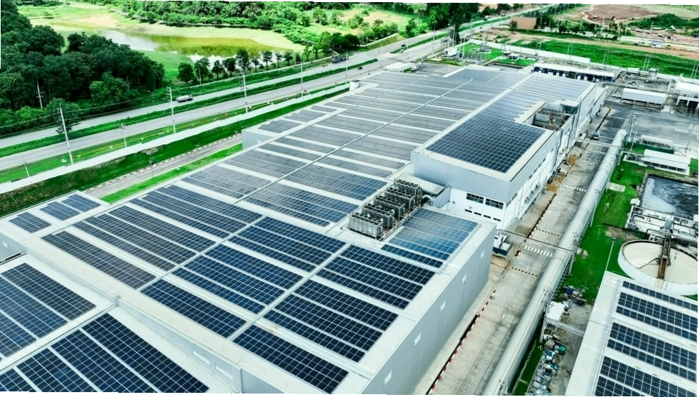Hệ thống điện mặt trời quy mô lớn tại khu công nghiệp