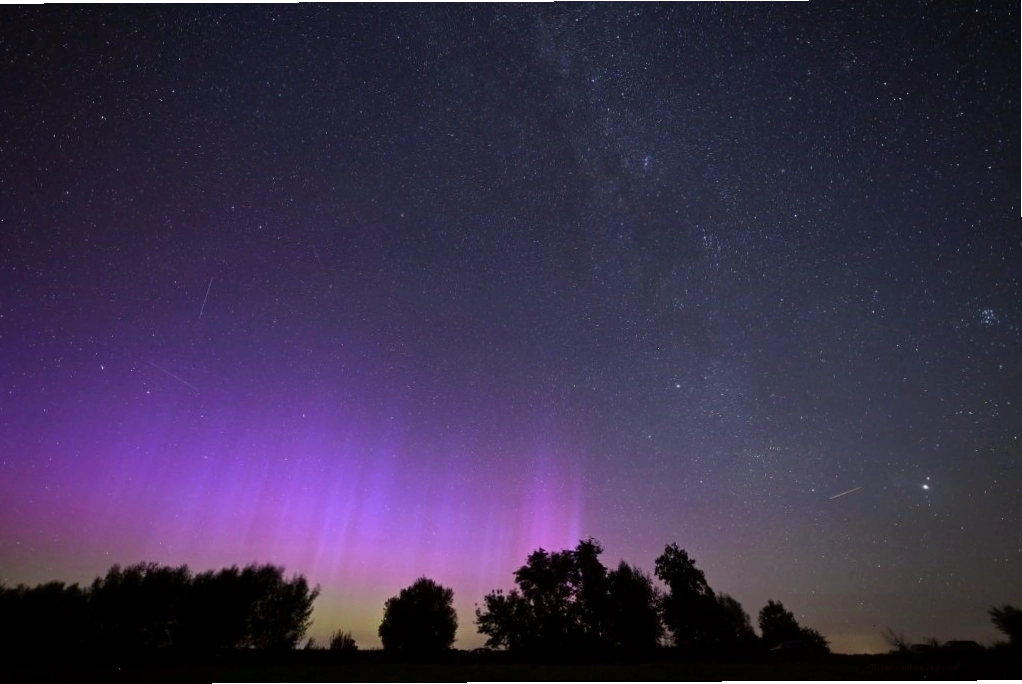 Hình ảnh mưa sao băng Perseid tại nhiều nơi trên thế giới