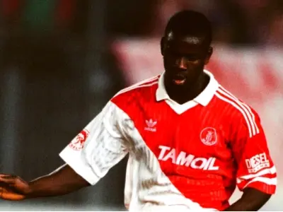 Hành trình điên rồ của Lilian Thuram từ cậu bé nhập cư đến hung thần vòng cấm