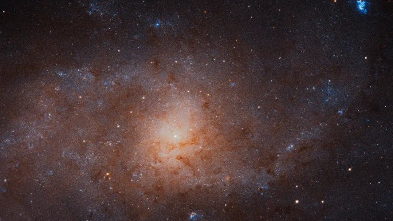 Khám phá vũ trụ qua Hình ảnh Thiên Hà từ Hubble 19