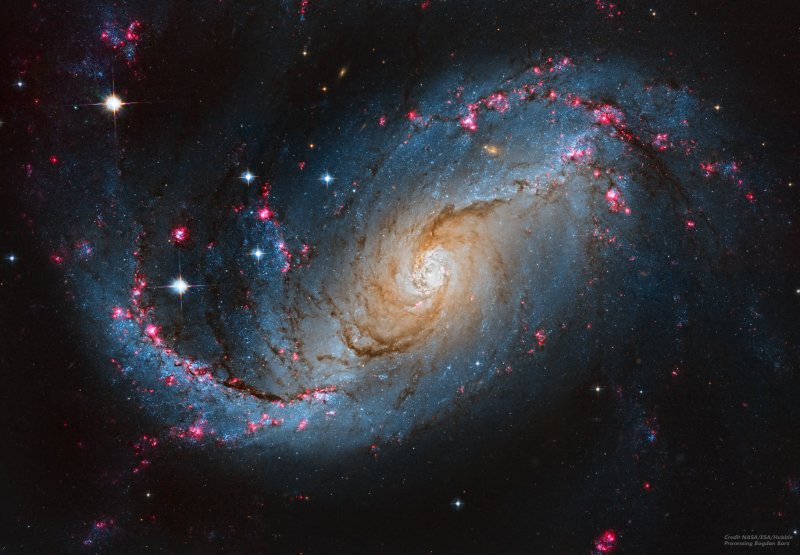 Khám phá vũ trụ qua Hình ảnh Thiên Hà từ Hubble 7