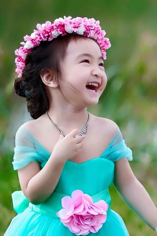 ảnh bé gái cute 3